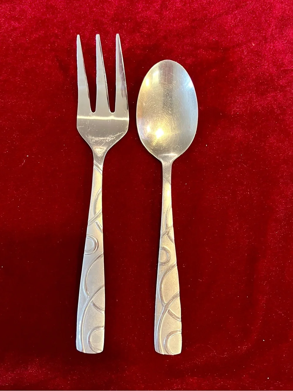 38 piece Cambridge Silversmith Flatware Set, Swirl Sand Pattern